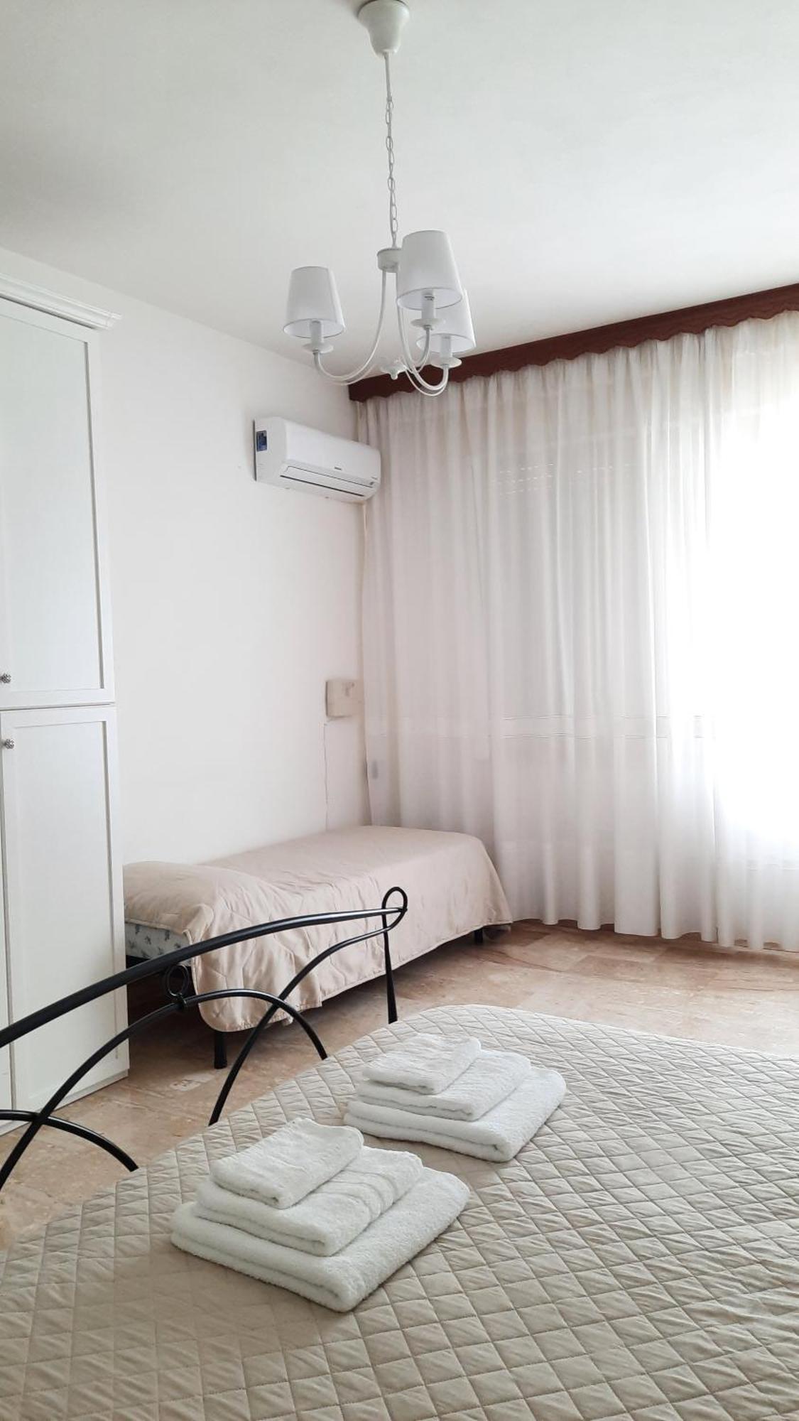 Domuspes Apartment Sedilo Luaran gambar