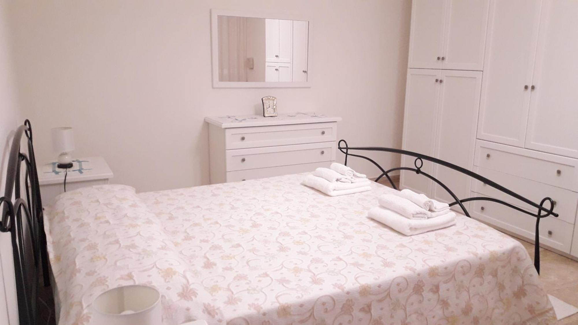 Domuspes Apartment Sedilo Luaran gambar