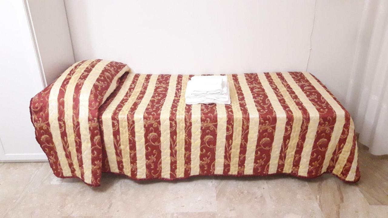 Domuspes Apartment Sedilo Luaran gambar