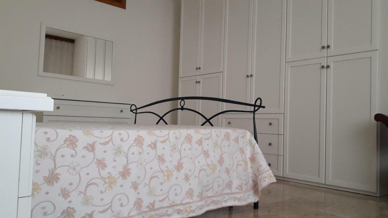 Domuspes Apartment Sedilo Luaran gambar